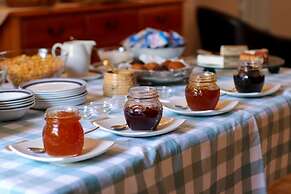 A Tuscan Villa Guest House