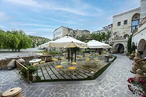 Tafoni Houses Cave Hotel