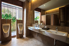Ayrest Hotel
