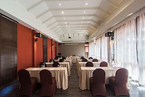 Ayrest Hotel