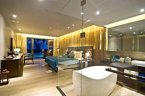 Le Coral Beach Resort and Cafe