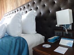 Le Coral Beach Resort and Cafe