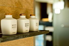 Le Coral Beach Resort and Cafe