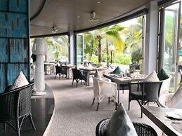 Le Coral Beach Resort and Cafe