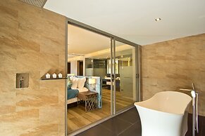 Le Coral Beach Resort and Cafe