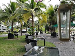 Le Coral Beach Resort and Cafe