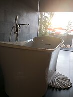 Le Coral Beach Resort and Cafe