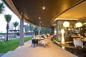 Le Coral Beach Resort and Cafe