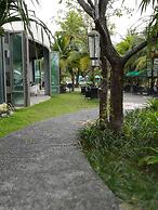 Le Coral Beach Resort and Cafe