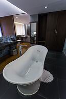 Le Coral Beach Resort and Cafe