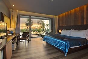 Le Coral Beach Resort and Cafe