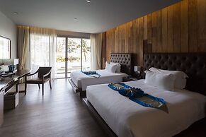 Le Coral Beach Resort and Cafe