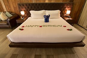 Le Coral Beach Resort and Cafe