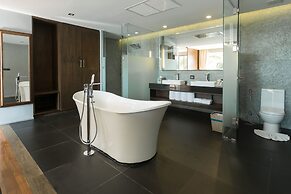 Le Coral Beach Resort and Cafe