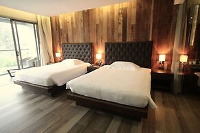 Le Coral Beach Resort and Cafe