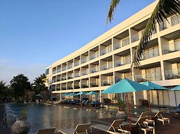 Le Coral Beach Resort and Cafe