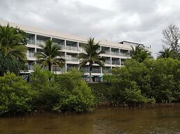 Le Coral Beach Resort and Cafe