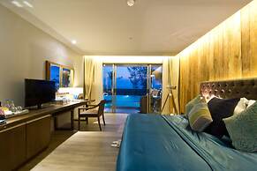 Le Coral Beach Resort and Cafe