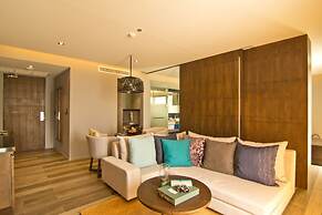 Le Coral Beach Resort and Cafe