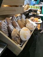 Le Coral Beach Resort and Cafe