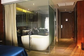 Le Coral Beach Resort and Cafe