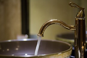 Lavender Central Hotel & Spa