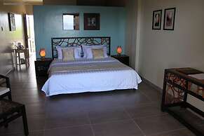 Linaw Beach Resort