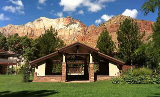 Cliffrose Springdale, Curio Collection by Hilton