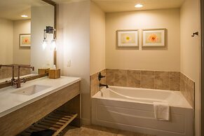 Cliffrose Springdale, Curio Collection by Hilton