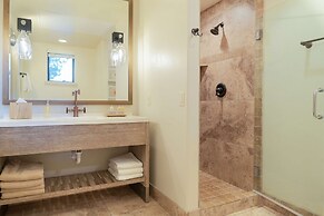 Cliffrose Springdale, Curio Collection by Hilton