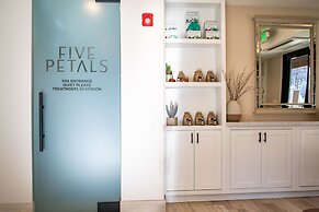 Cliffrose Springdale, Curio Collection by Hilton