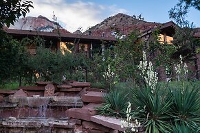 Cliffrose Springdale, Curio Collection by Hilton