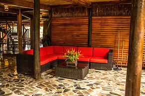 Macaw Lodge