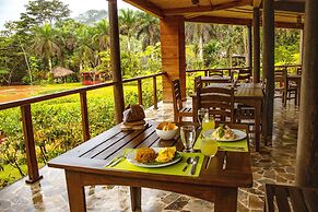 Macaw Lodge