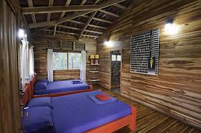Macaw Lodge