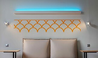 COLORS Central Ladadika