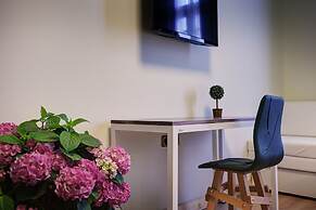 COLORS Central Ladadika