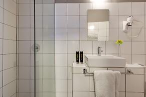 COLORS Central Ladadika