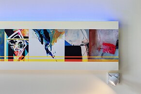 COLORS Central Ladadika