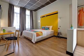 COLORS Central Ladadika