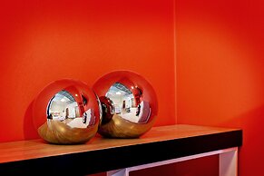 COLORS Central Ladadika