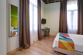 COLORS Central Ladadika