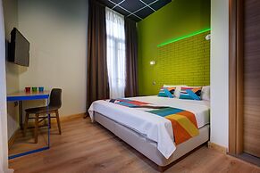 COLORS Central Ladadika