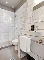 COLORS Central Ladadika