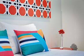 COLORS Central Ladadika