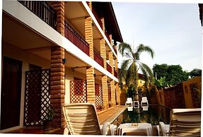 Hathai House Resort