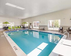 Comfort Suites Marietta - Parkersburg