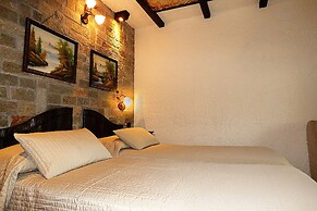 Chalet sul lago Hotel In Montagna