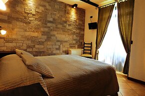 Chalet sul lago Hotel In Montagna