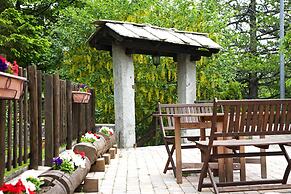 Chalet sul lago Hotel In Montagna